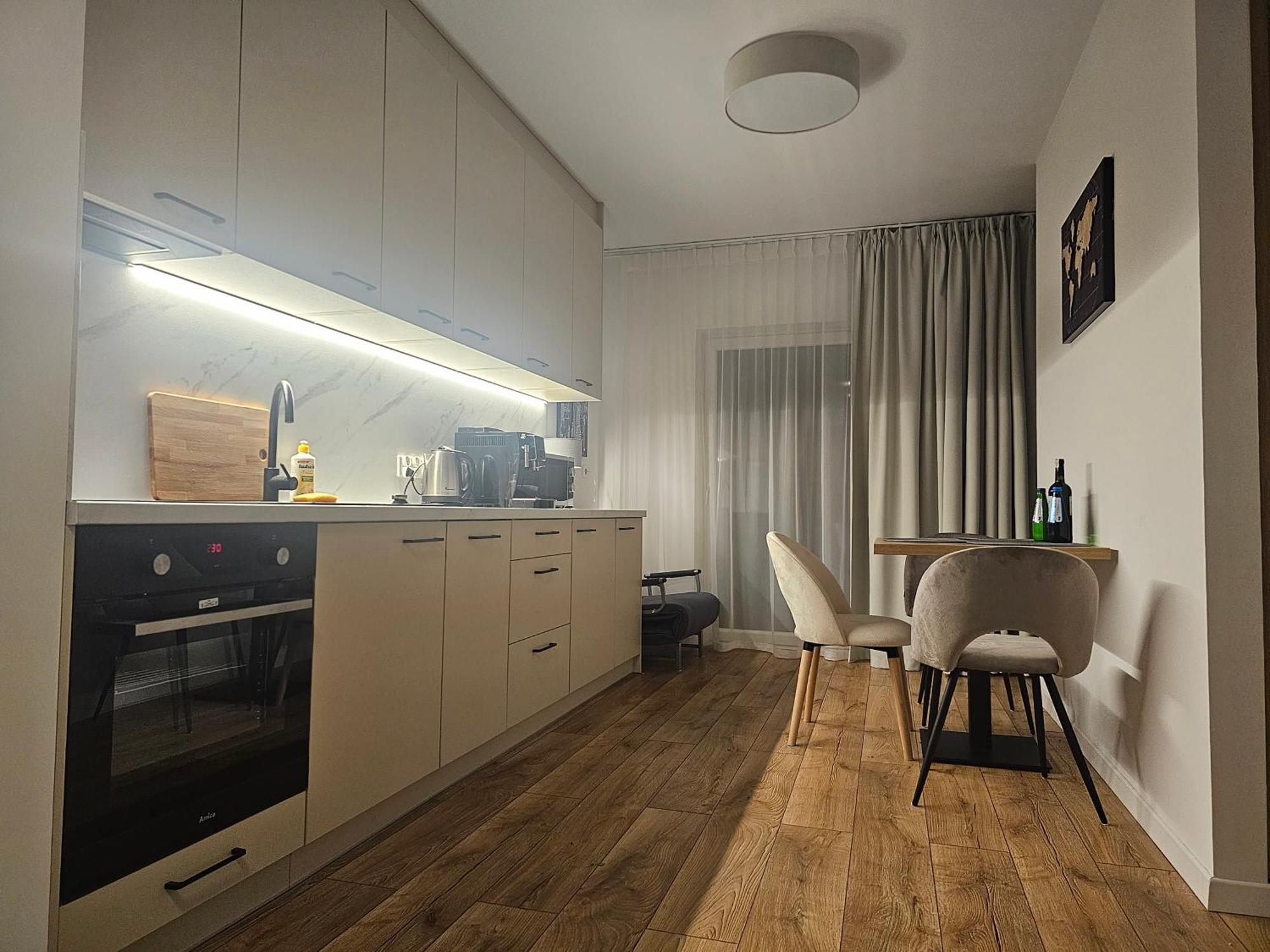 City Sense New Apartments - Main Station And City Center Wroclaw Exterior photo