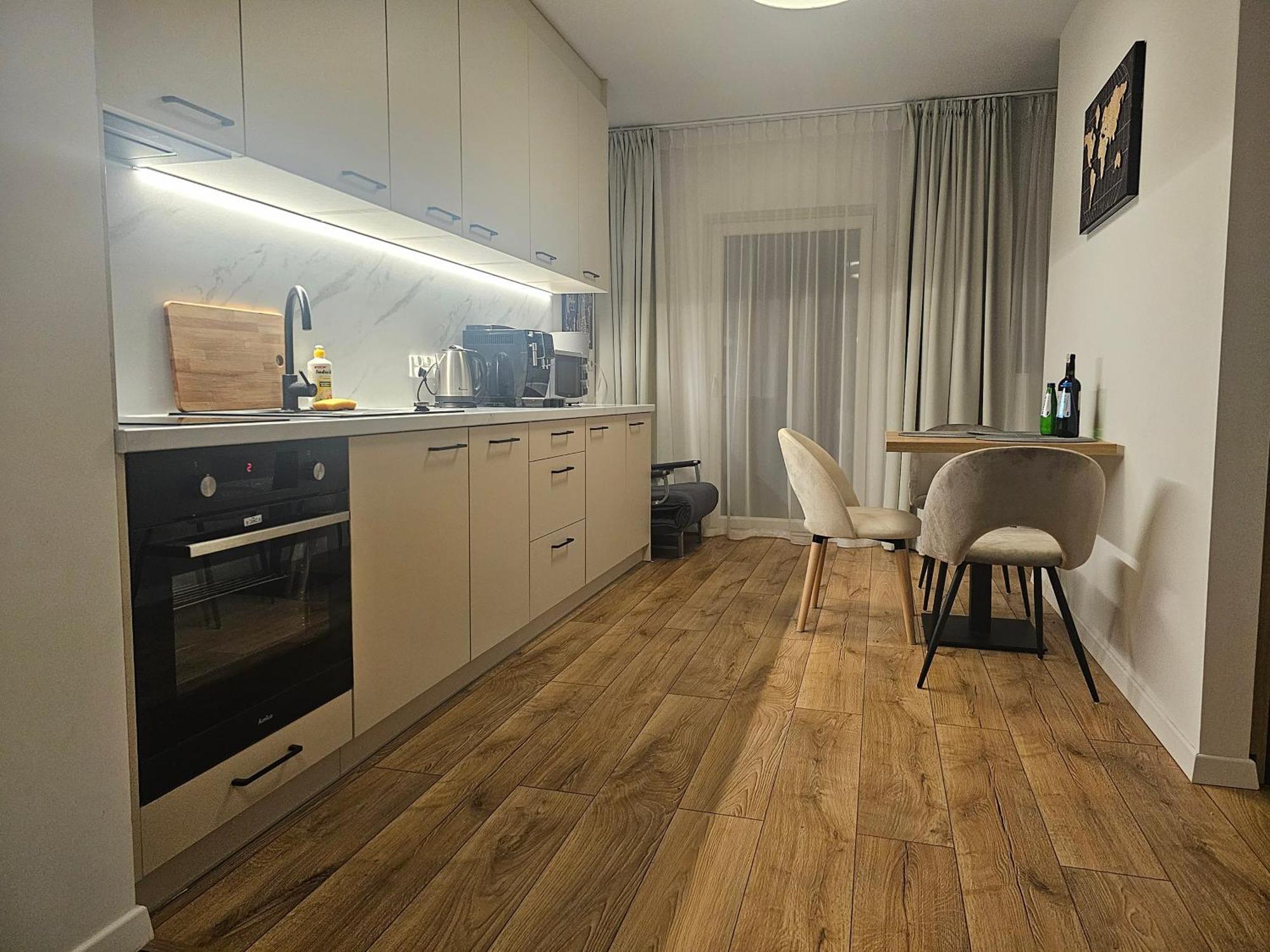 City Sense New Apartments - Main Station And City Center Wroclaw Exterior photo